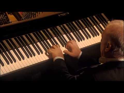 LUDWIG VAN BEETHOVEN Piano Sonata no. 18 E flat major op. 31 no. 3 [HN755]